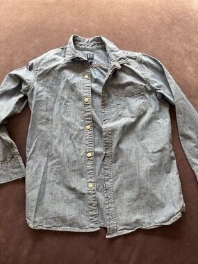 GAP Denim Button-Up Shirt in Light Blue